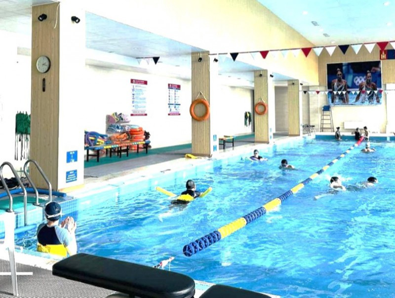 Чингэлтэй дүүргийн 1200 хүүхдийг усан сэлэлтийн сургалтад хамруулжээ